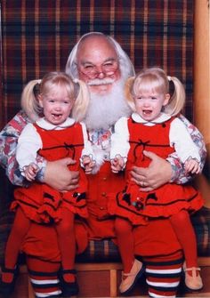 1a73bf8f1117eb01da3eec028e9dc98a awkward pictures santa pictures - The Worst Santa’s Lap Photos to Ruin Your Christmas