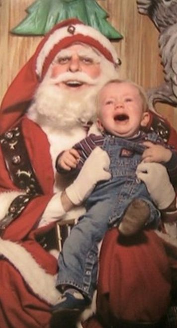 48bdb5aa31784acf7308942769331ea3 family christmas photos santa christmas - The Worst Santa’s Lap Photos to Ruin Your Christmas
