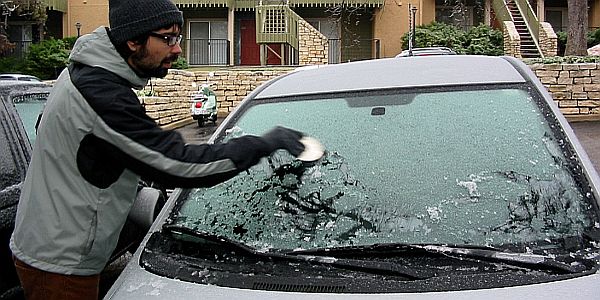 http://lakesareaauto.com/winter-car-tips-ice-scraper-life-hacks/