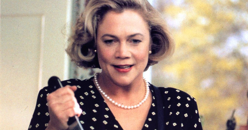 SERIAL MOM